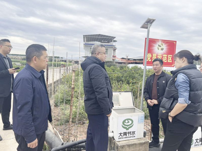 羅雪一行考察大禹節(jié)水集團(tuán)元謀縣高效節(jié)水灌溉項(xiàng)目